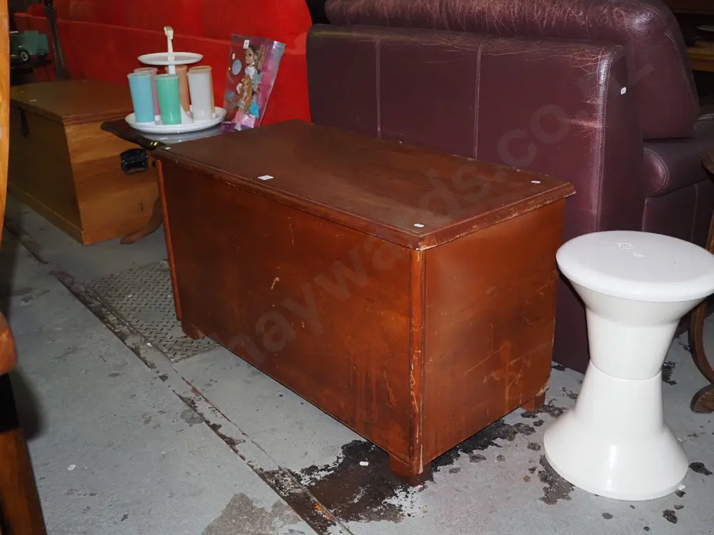 rimu blanket box  Image 1++