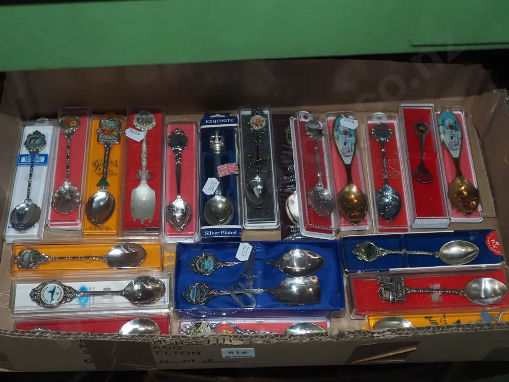 boxed souvenir teaspoons Image 1++
