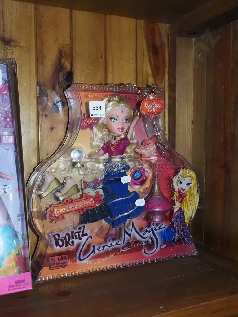 as new boxed Bratz Genie doll Image 1++