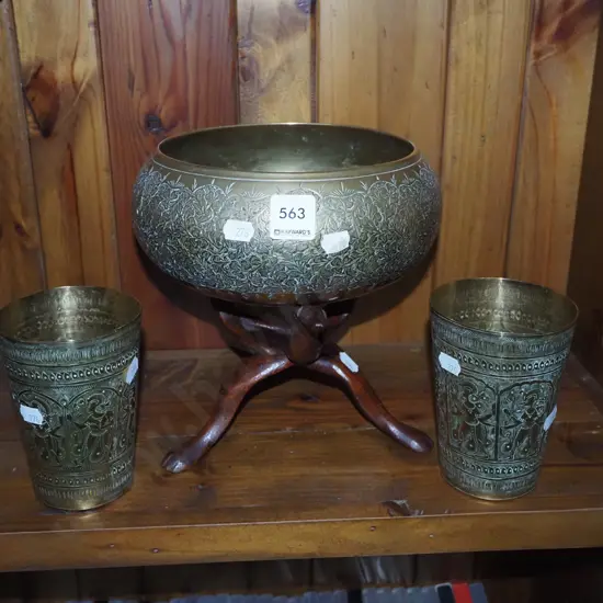 2x etched brass tumblers, brass bowl on stand
