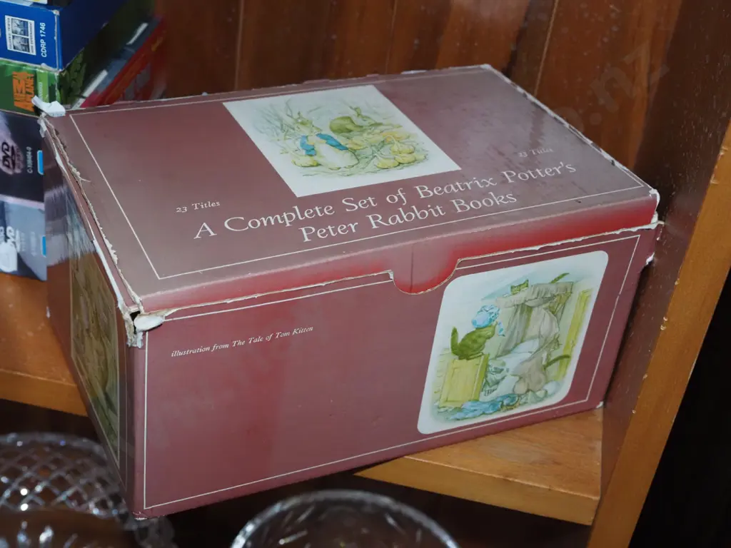boxed set of Beatrix Potter books Image 1++