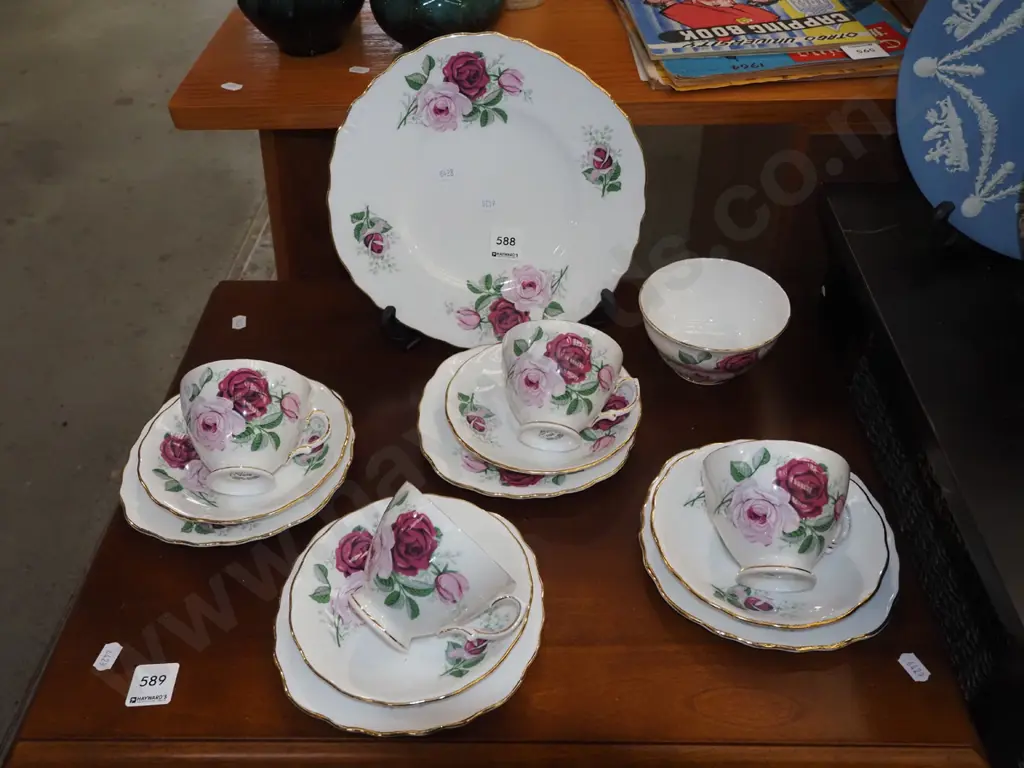Royal Vale rose 14 piece tea set Image 1++