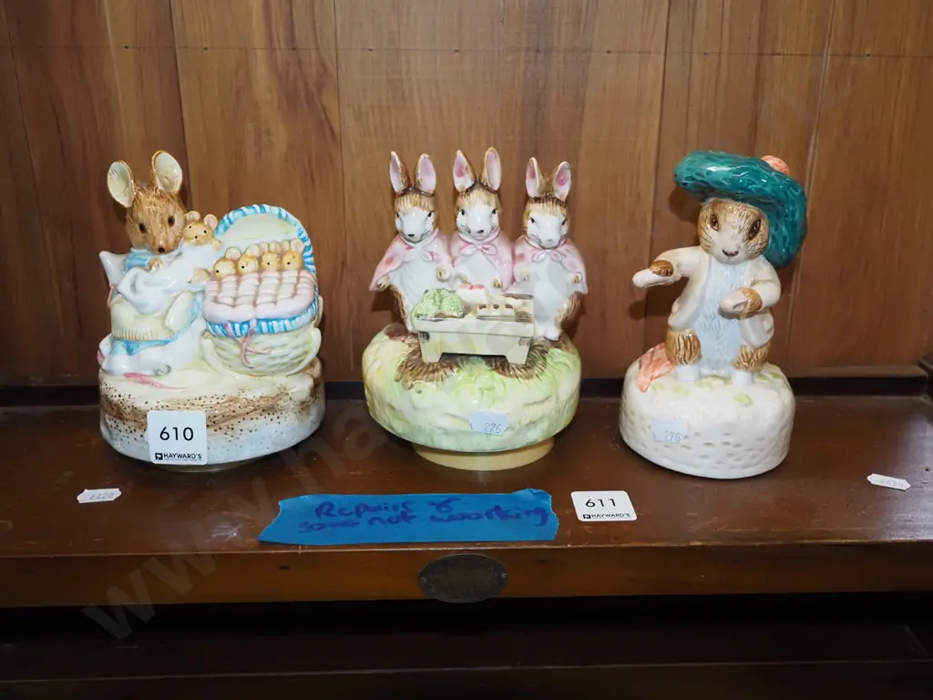 3x Beatrix Potter musical figurines - repairs, only 1 working Image 1++