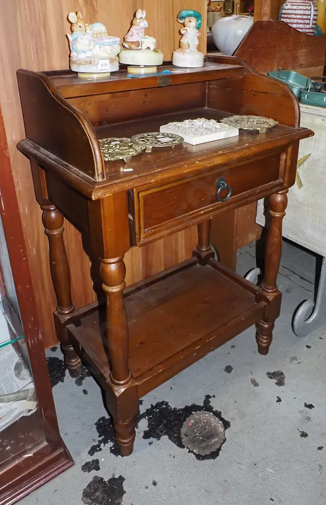 solid pine 2 tier hall table Image 1++