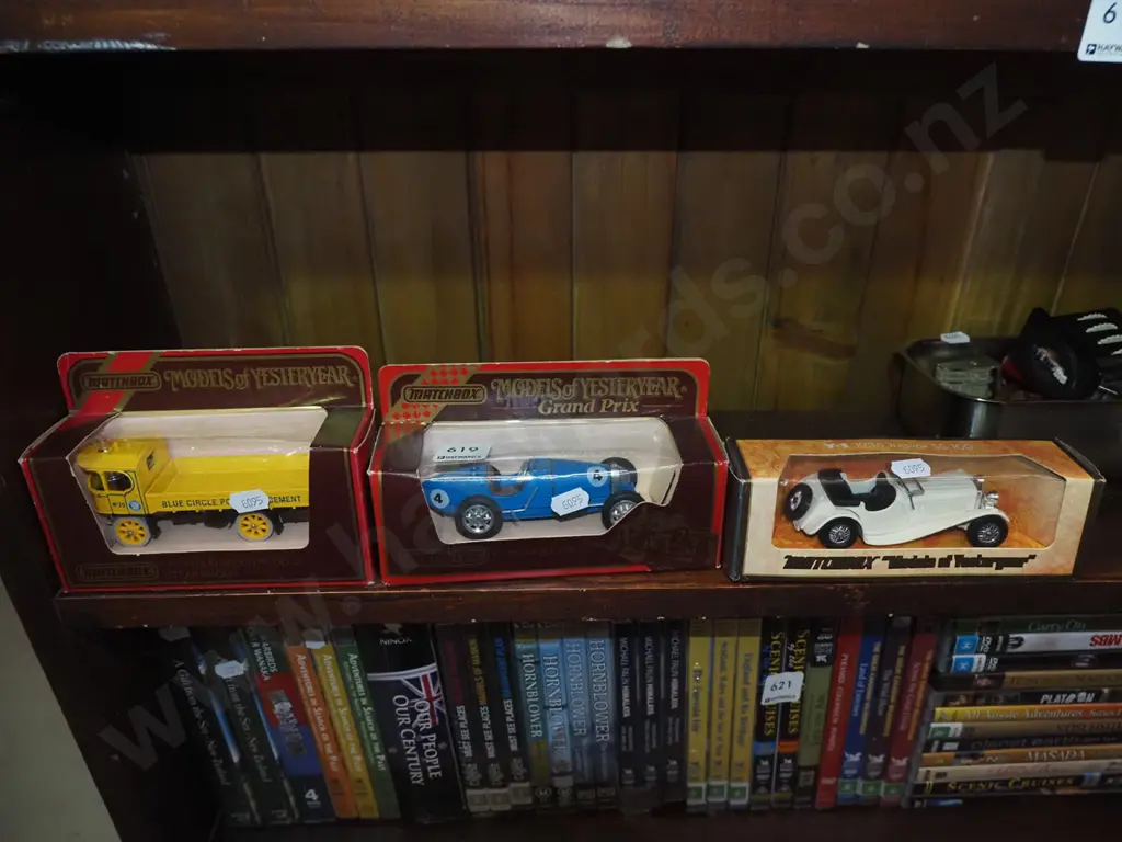 3x model vehicles Image 1++