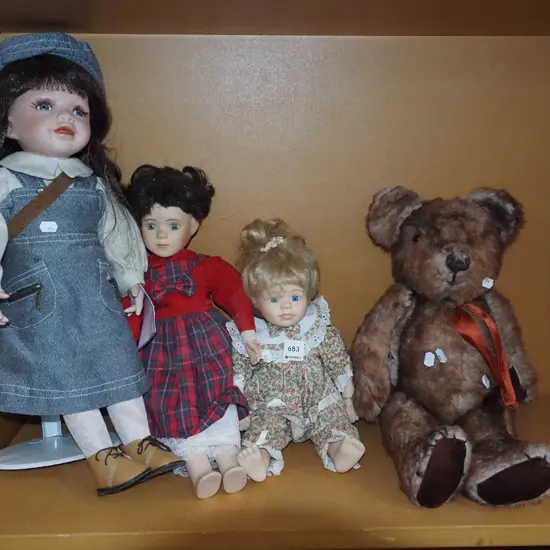 3x porcelain dolls, teddy bears