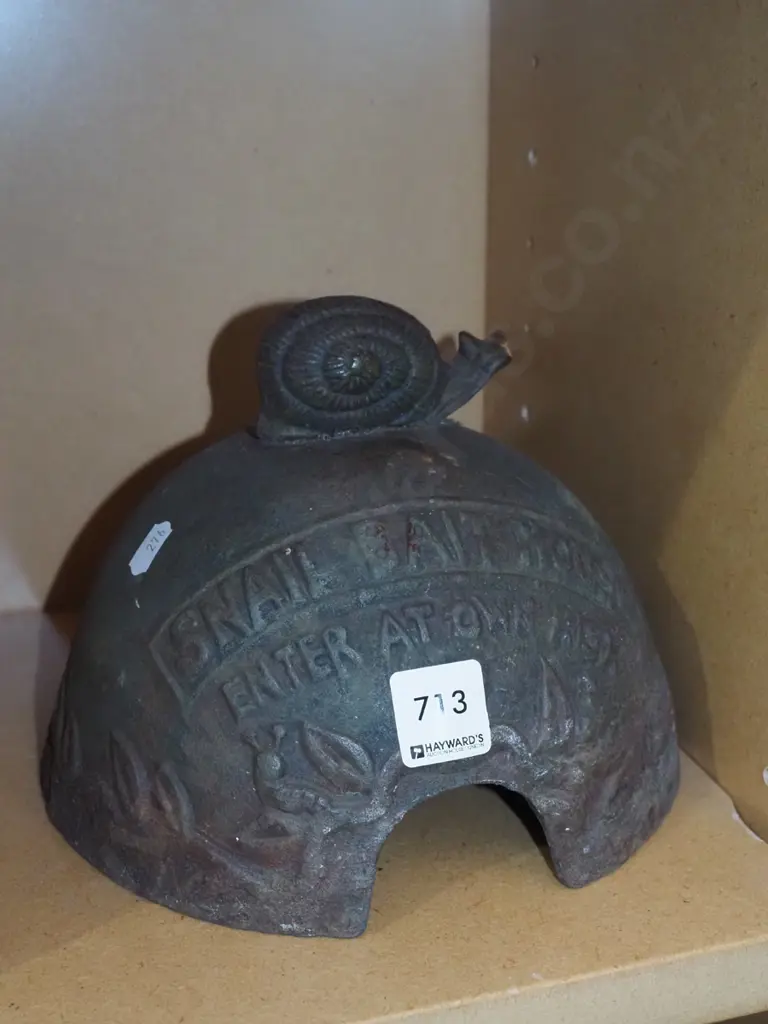 cast iron snail bait dome Image 1++