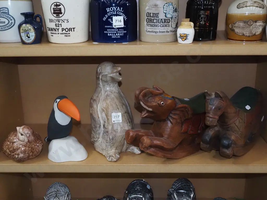 shelf of animal figurines Tallest H270 Image 1++