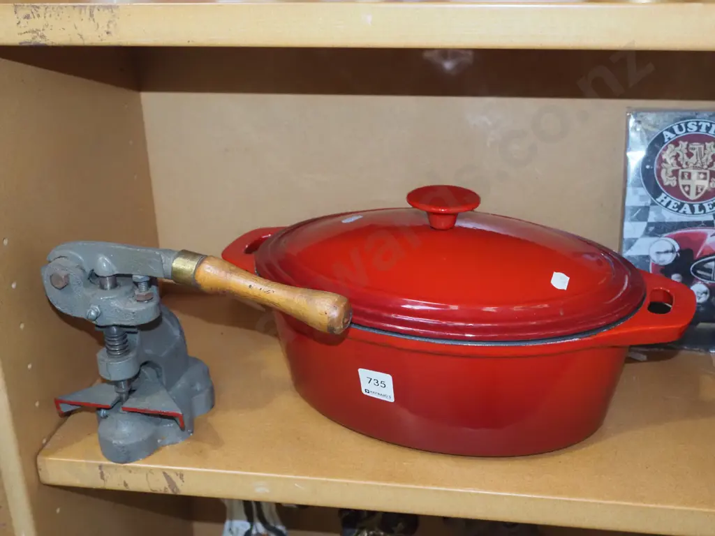 metal punch, cast enamel casserole Diam370 Image 1++