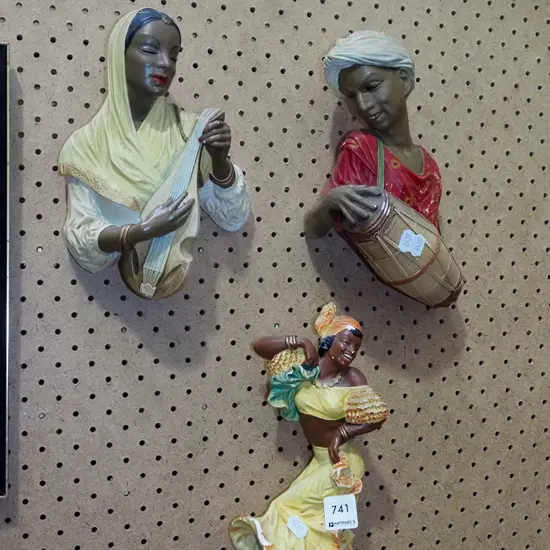 3x Bossons figurine - some damage