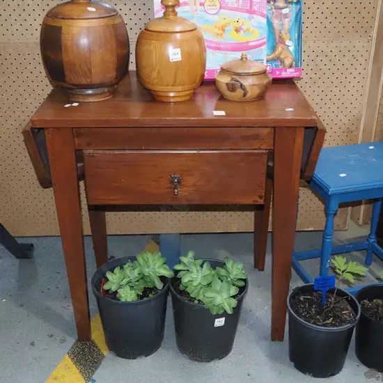 small drop side single drawer rimu table H630