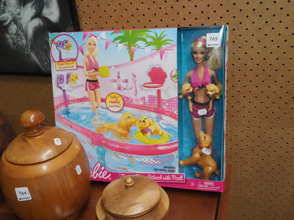 box a new Puppy Swim School Barbie Image 1++