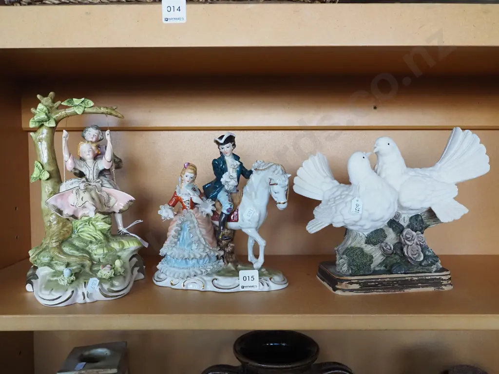 3x figurines Image 1++