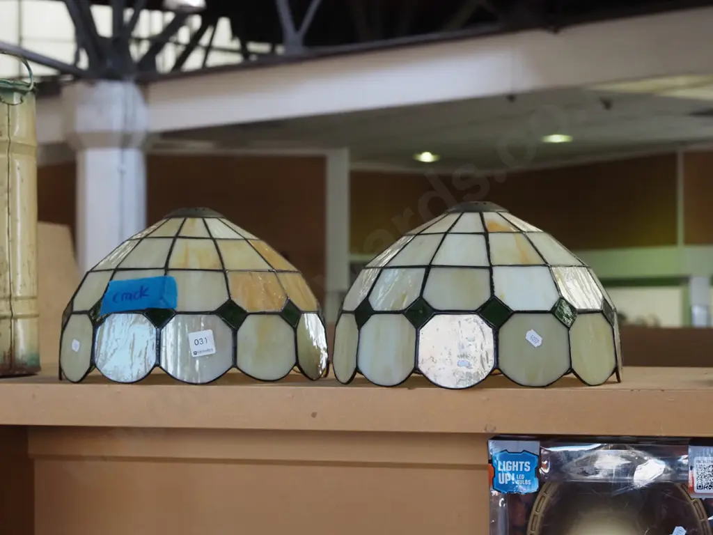 2x leadlight light shades - 1 has crack to glass Image 1++
