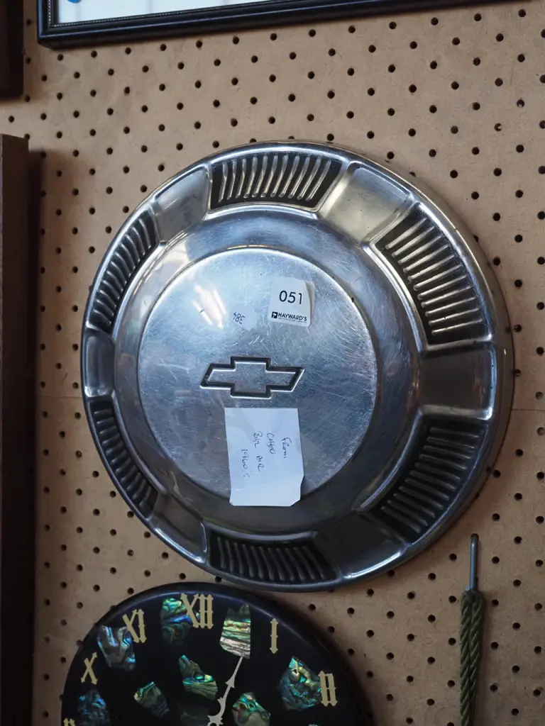 hub cap from 1960s Chevy Bel Air Image 1++