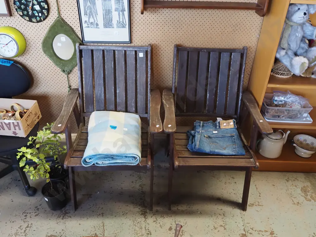 2x wooden outdoor armchairs Image 1++