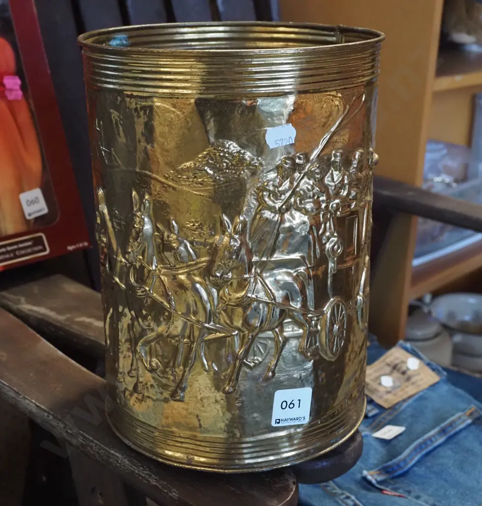 small pressed brass waste paper basket Image 1++