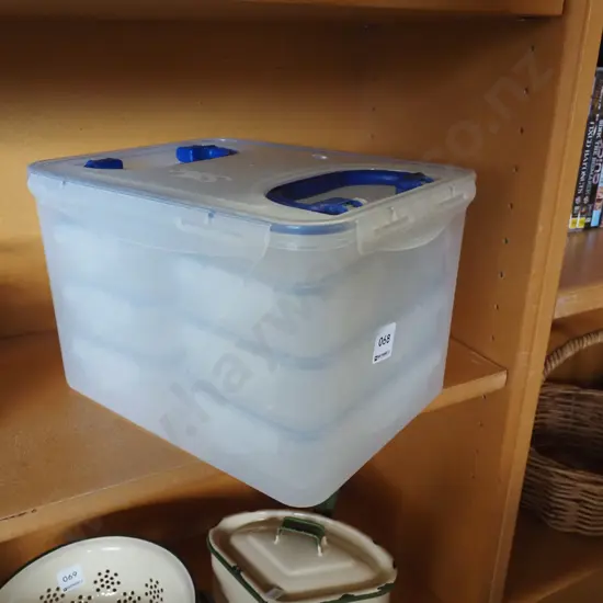 self locking plastic organiser