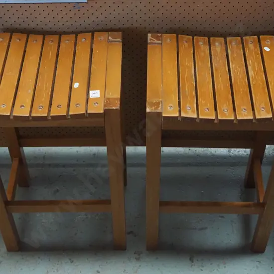 2x wooden bar stools