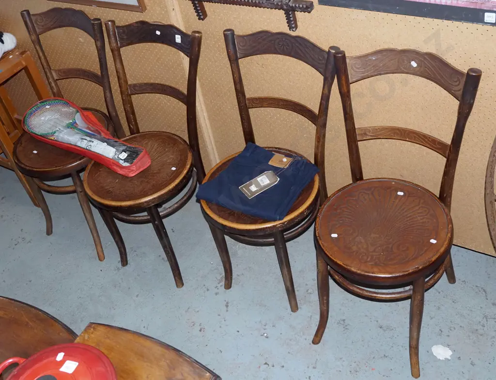 4x pressed and bent wood dining chairs Image 1++