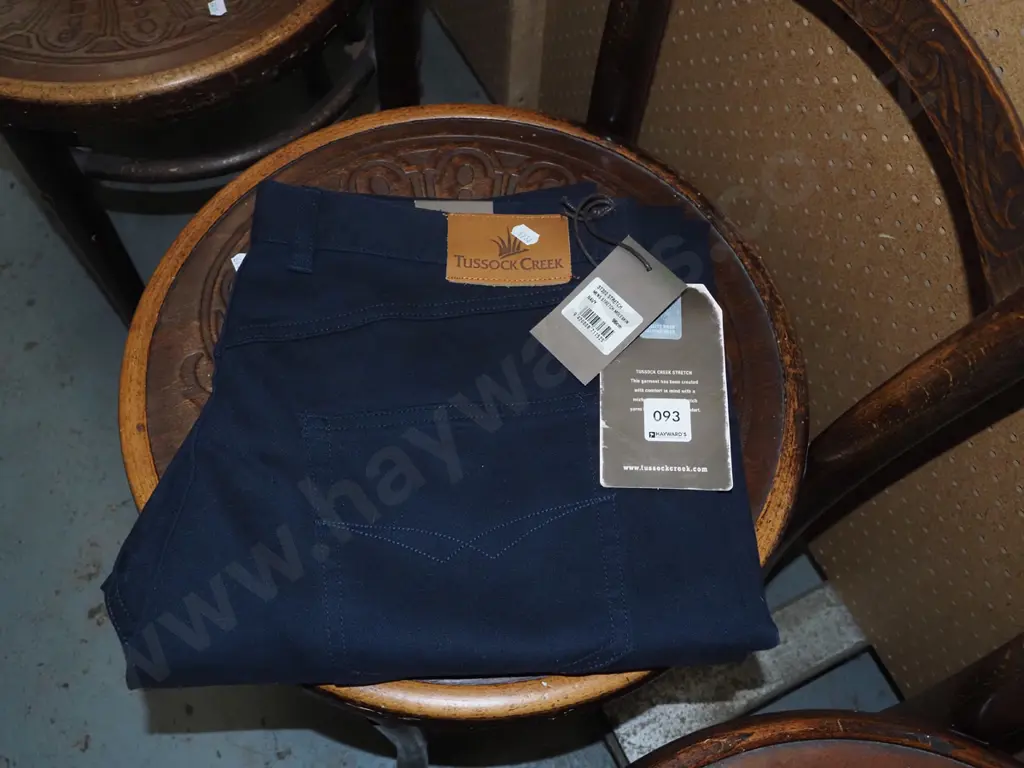pair of as new Tussock Creek mens stretch navy moleskins size 96 Image 1++