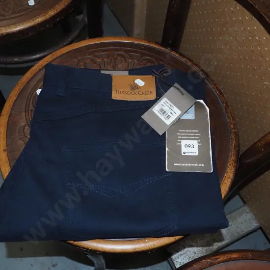 pair of as new Tussock Creek mens stretch navy moleskins size 96