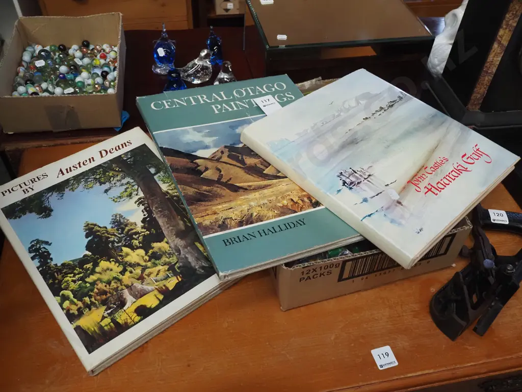 3x art books Image 1++