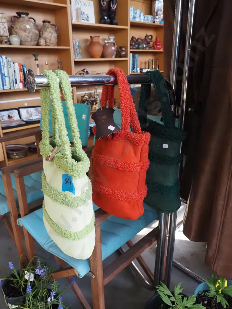 3x sheepskin bags Image 1++