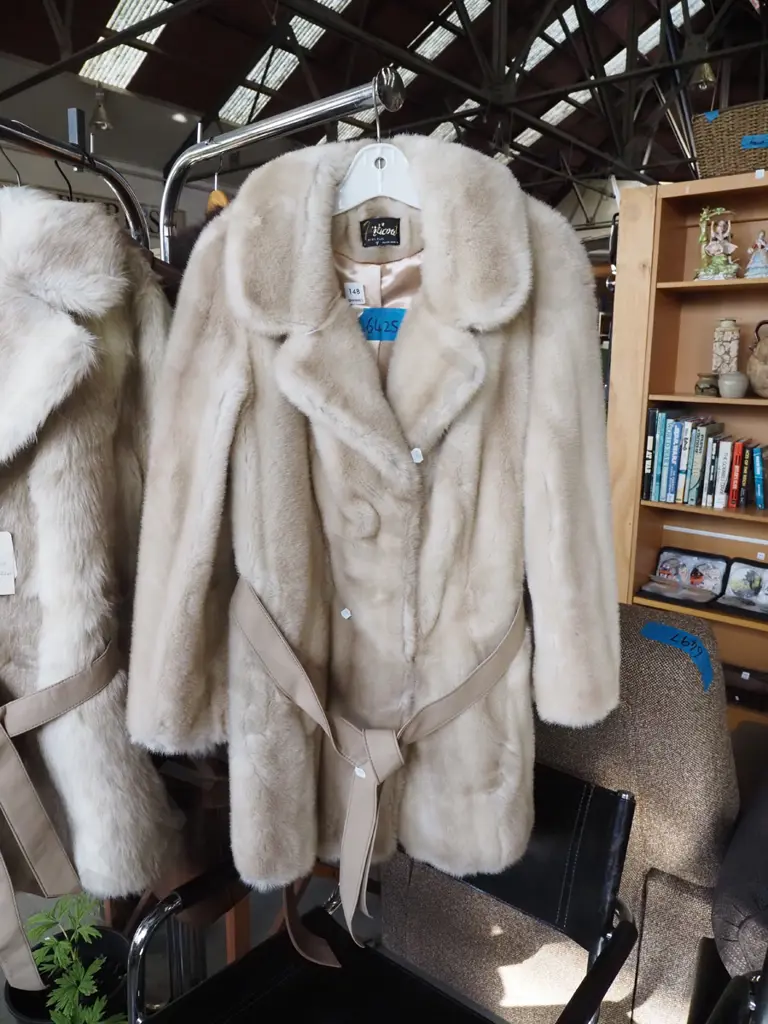 ladies faux fur jacket Image 1++