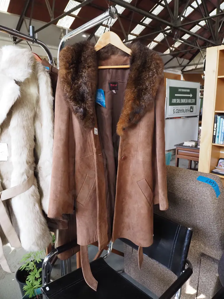 suede and fur lined ladies size 34 jacket Image 1++