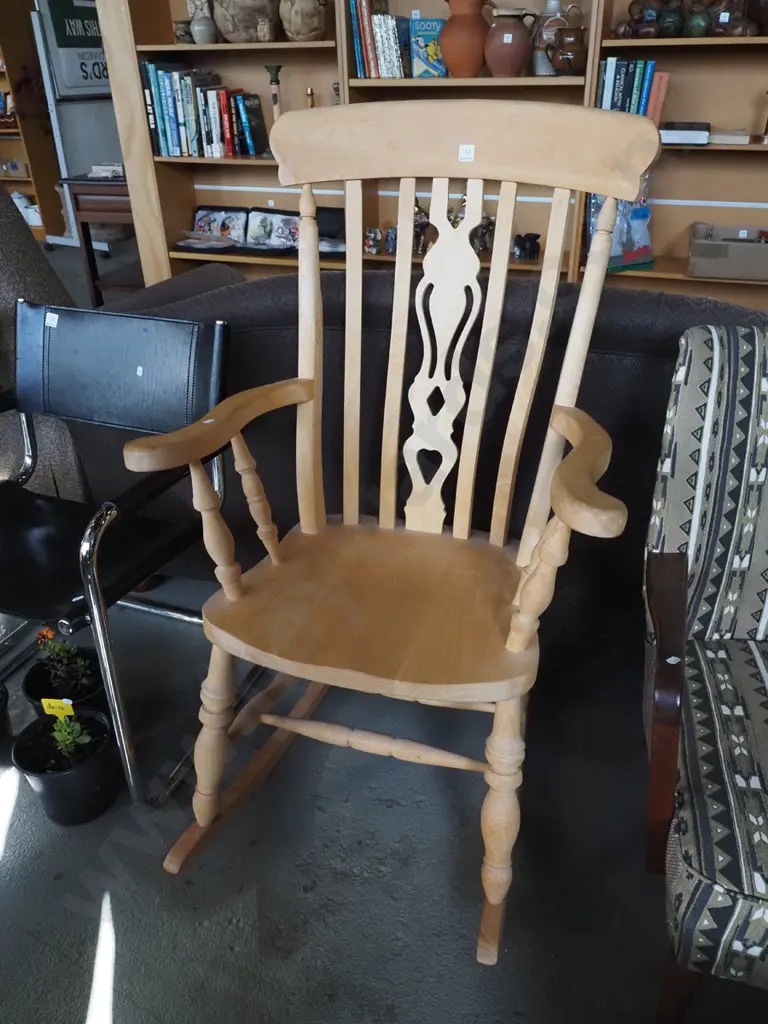 oak rocking chair Image 1++