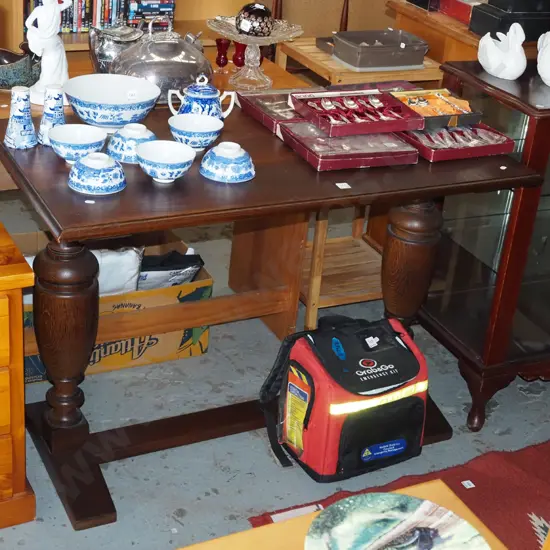 oak refectory based table H750 W1090 D600