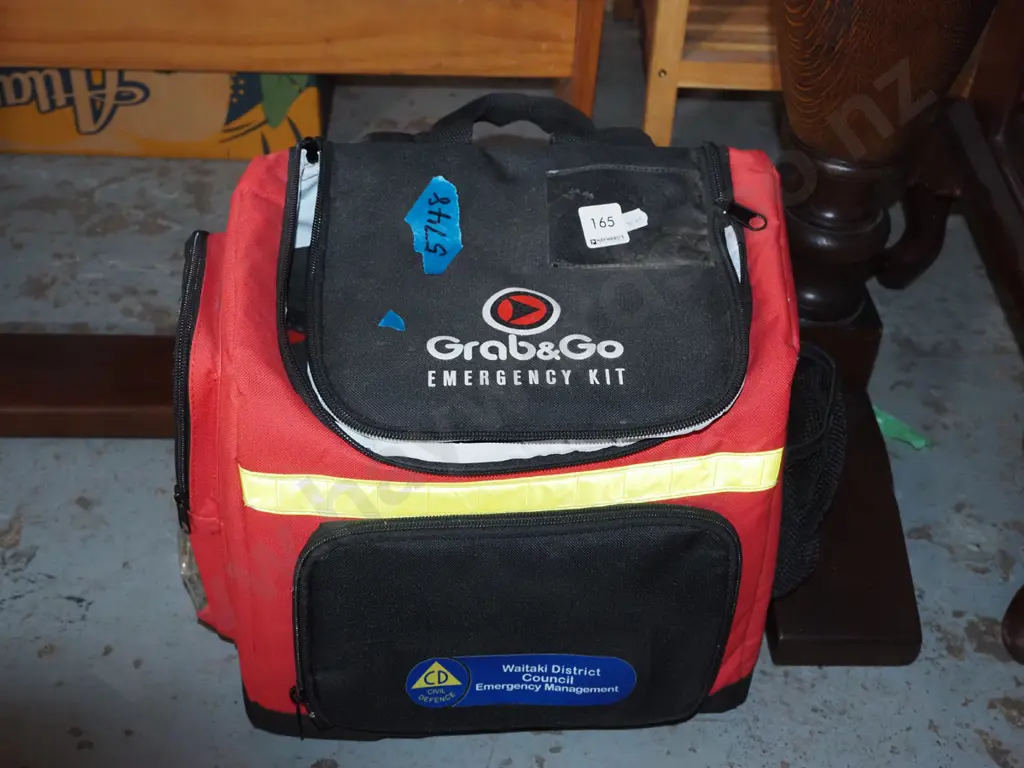 grab and go emergency kit Image 1++