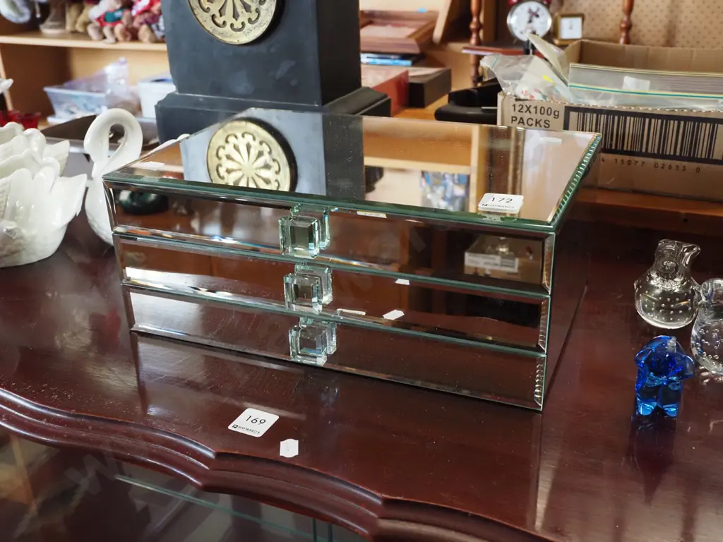 mirrored glass jewellery chest Image 1++