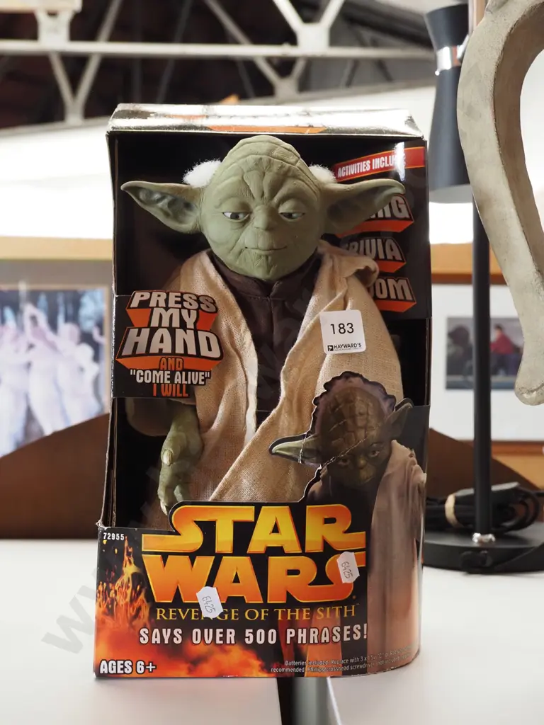 boxed Talking Yoda figurine - damage to box Image 1++