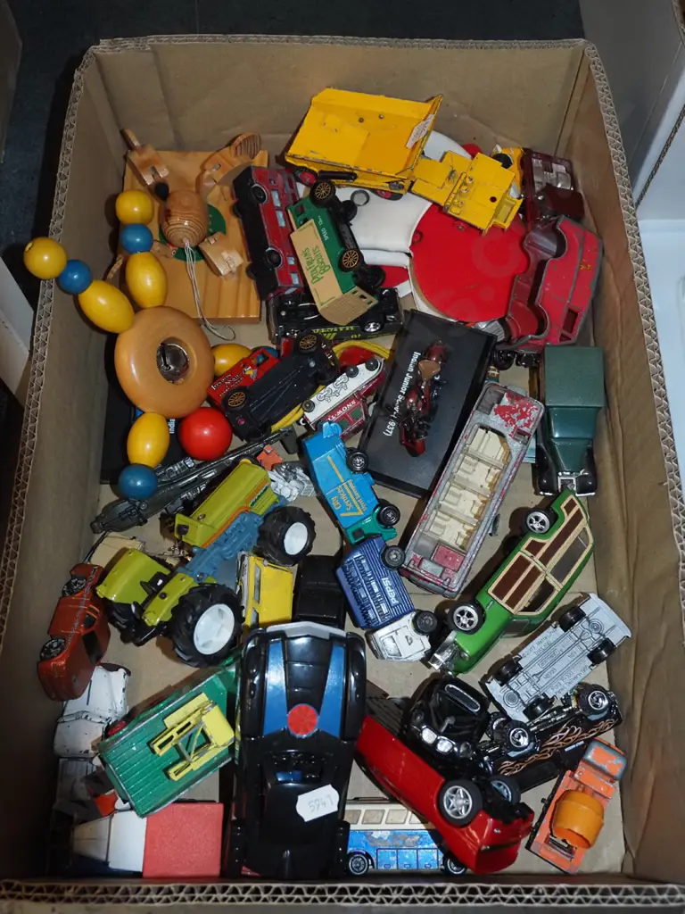 box; childrens toys, model vehicles etc Image 1++