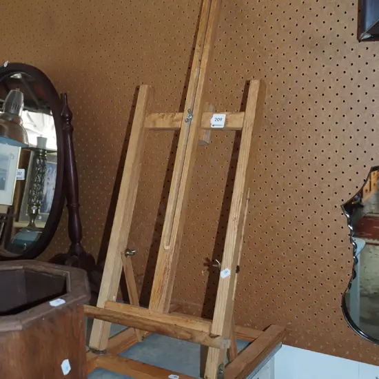 artist's easel