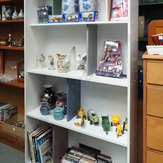 mdf melteca and pine bookcase H1890 W1040