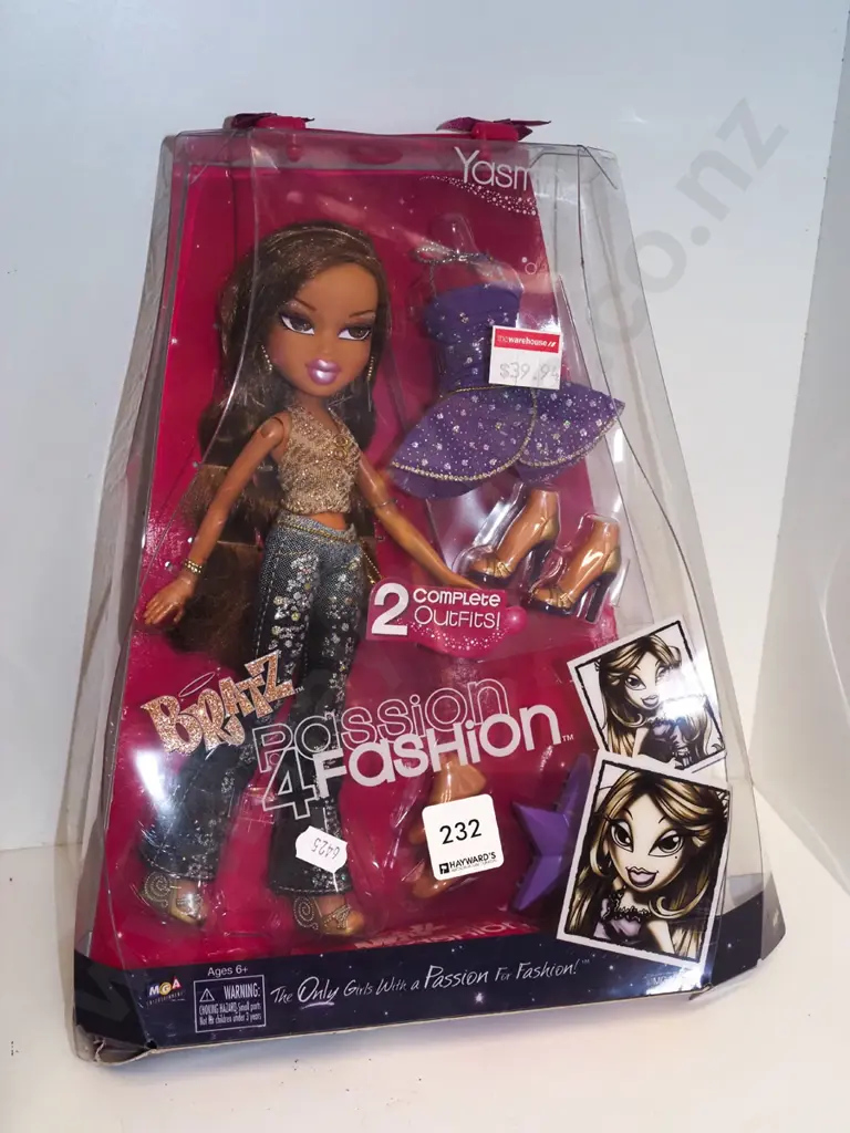as new boxed Bratz Yasmin Passion 4 Fashion Image 1++