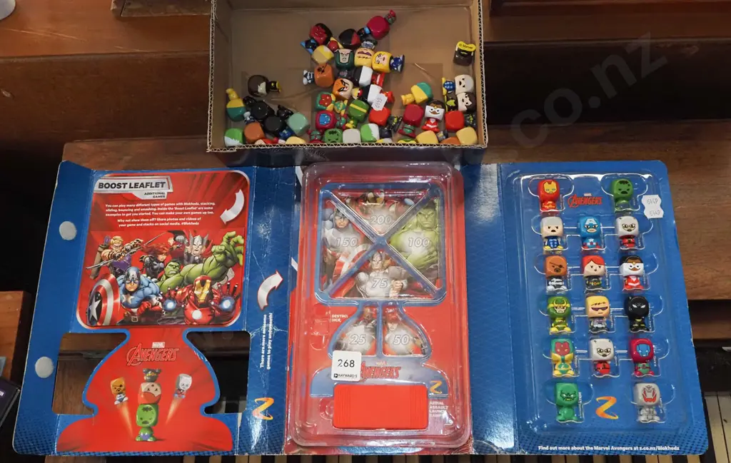 Avengers block heads collector kits Image 1++