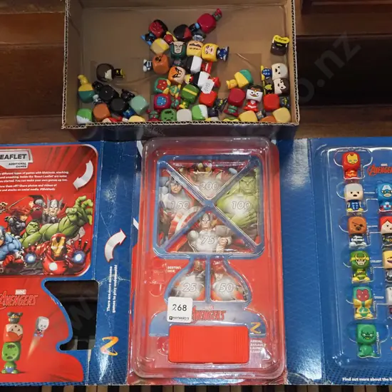 Avengers block heads collector kits