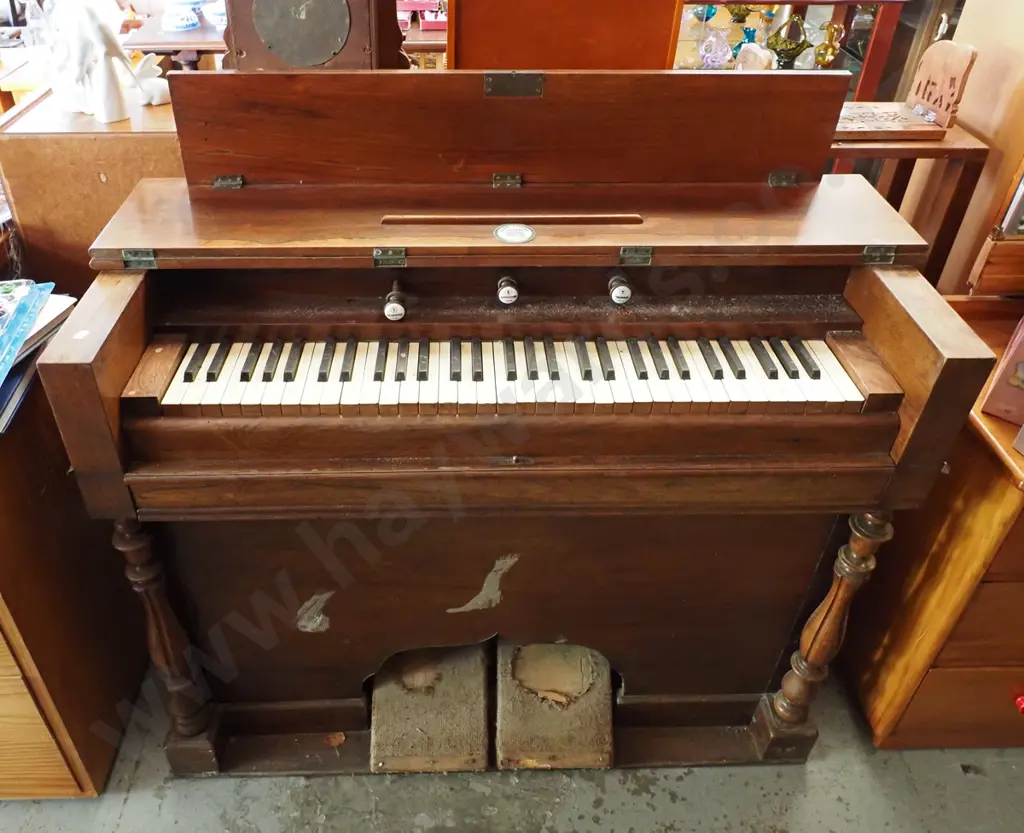 restorer's French pump organ Image 1++
