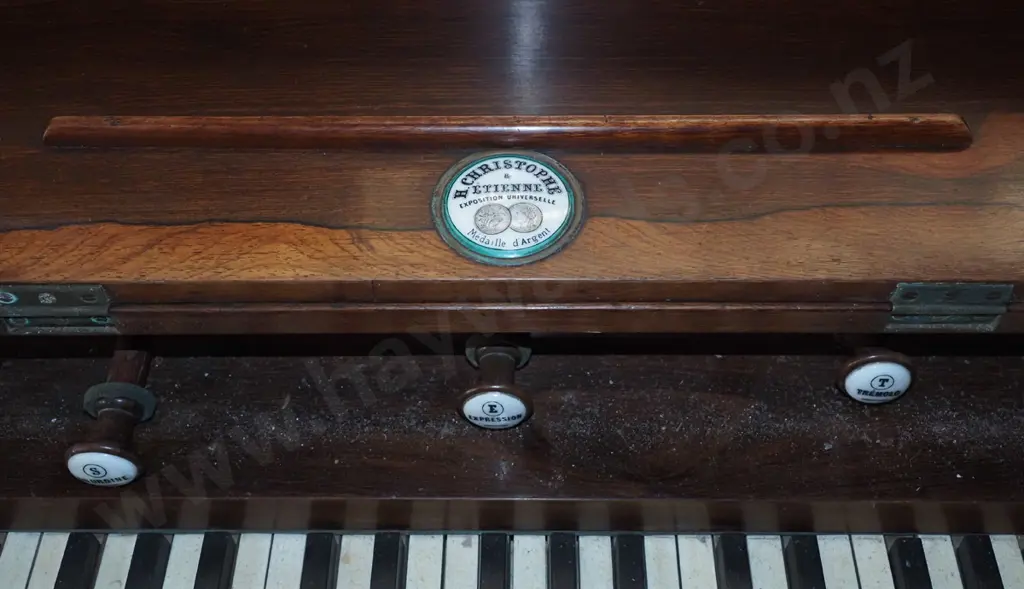 restorer's French pump organ Image 1++