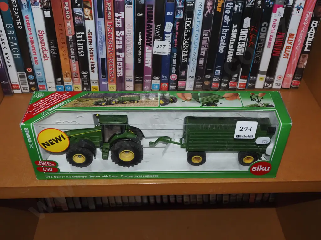 boxed die-cast model tractor and trailer Image 1++