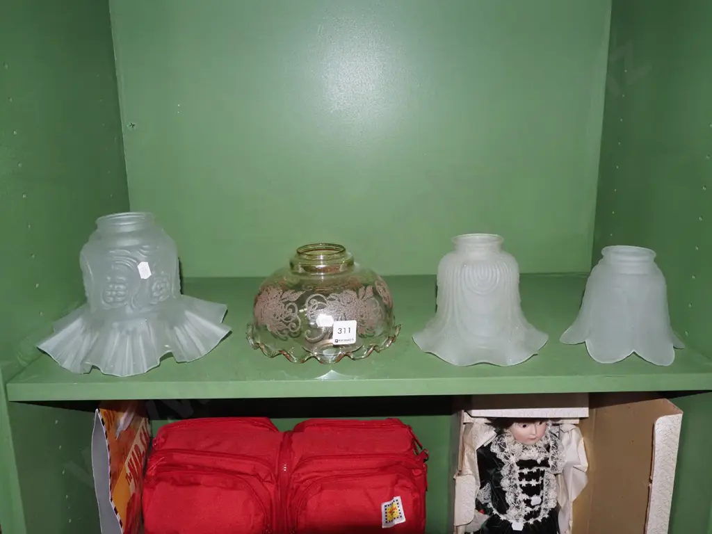 4x glass light shades Image 1++