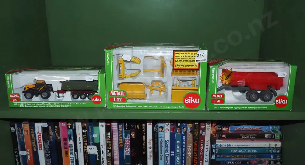 boxed diecast scale model - agricultural machinery models Image 1++
