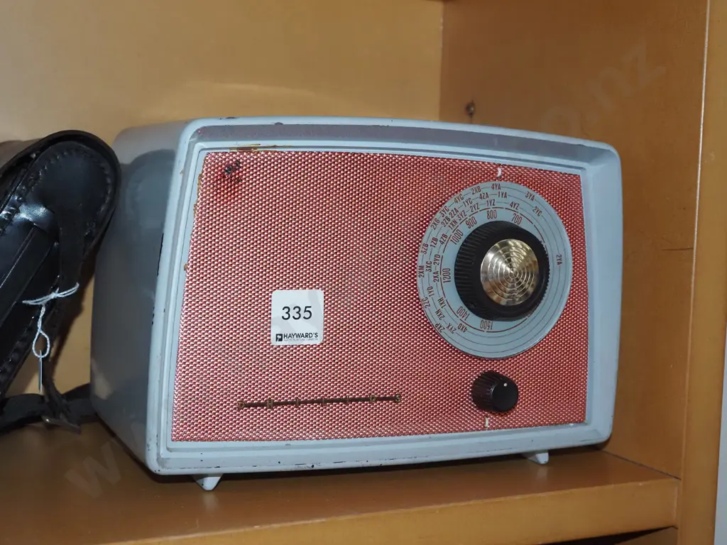 retro Phillips mantle radio Image 1++