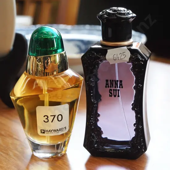 2x unboxed perfumes; Anna Sui, Oscar de la Rente Volupte eau de toilette 50ml 