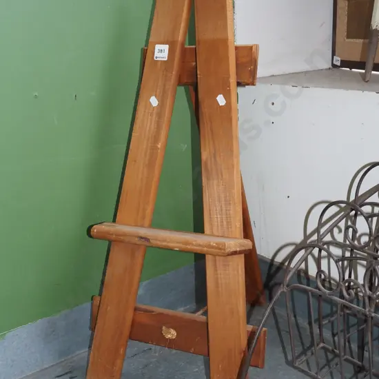 solid rimu easel