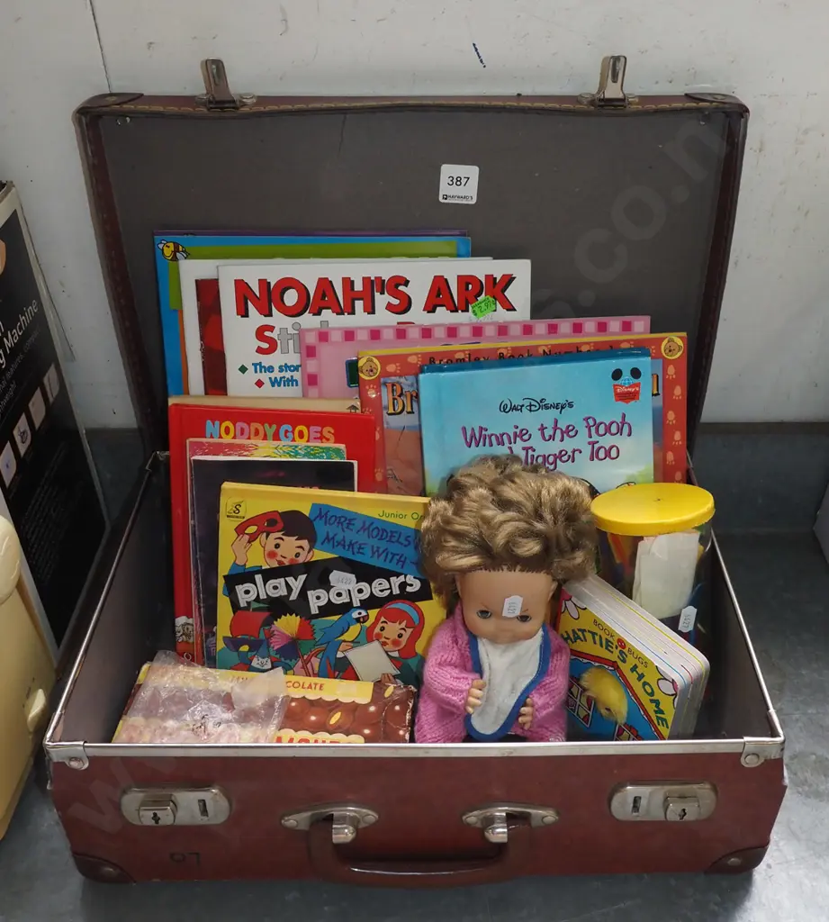 vintage suitcase, toys Image 1++